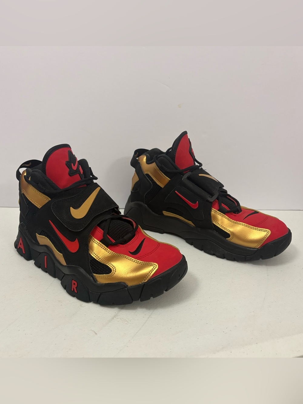 Nike Air Barrage Mid "Metallic Gold" sneakers men’s 10.5